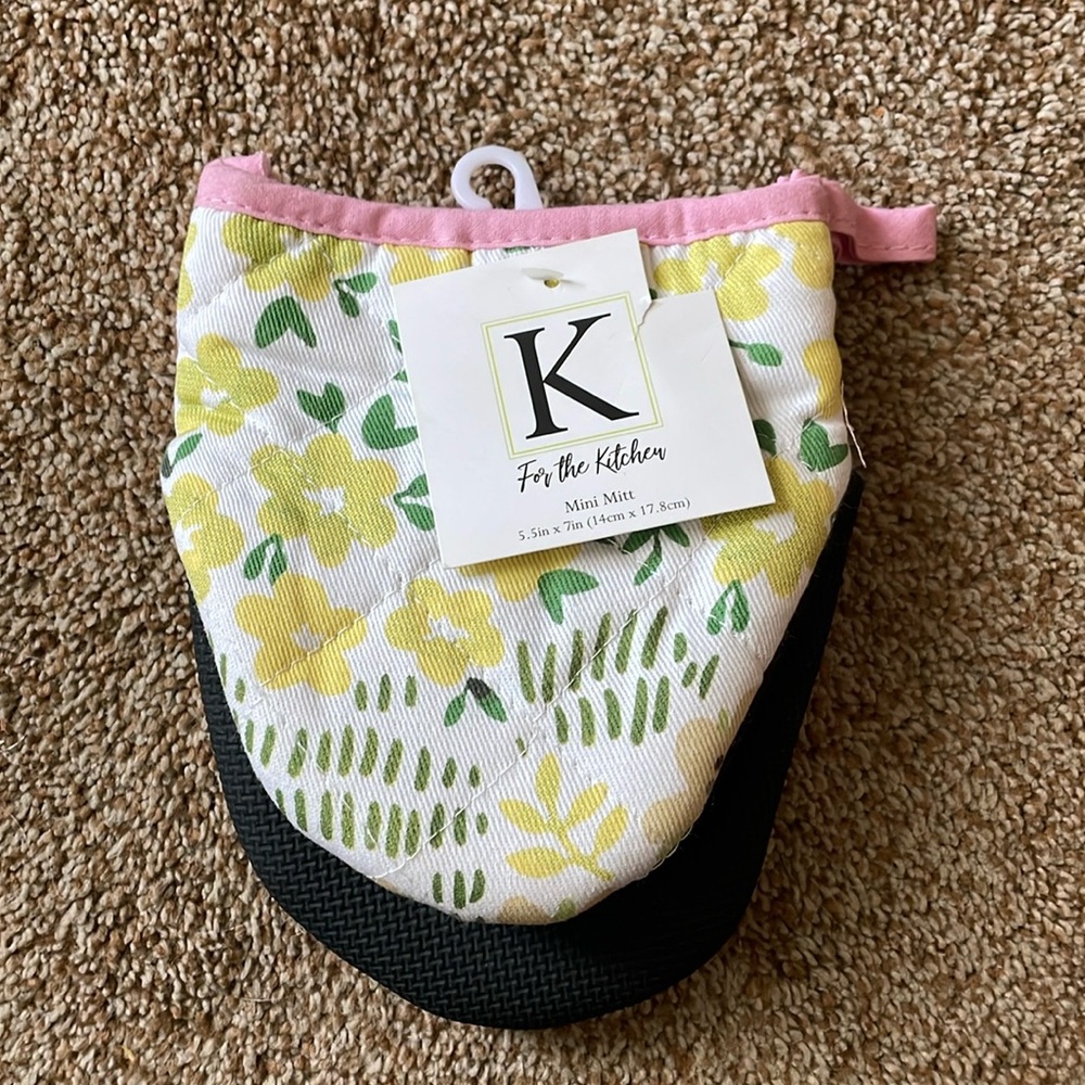 Old East Main CO Floral Mini Mitt